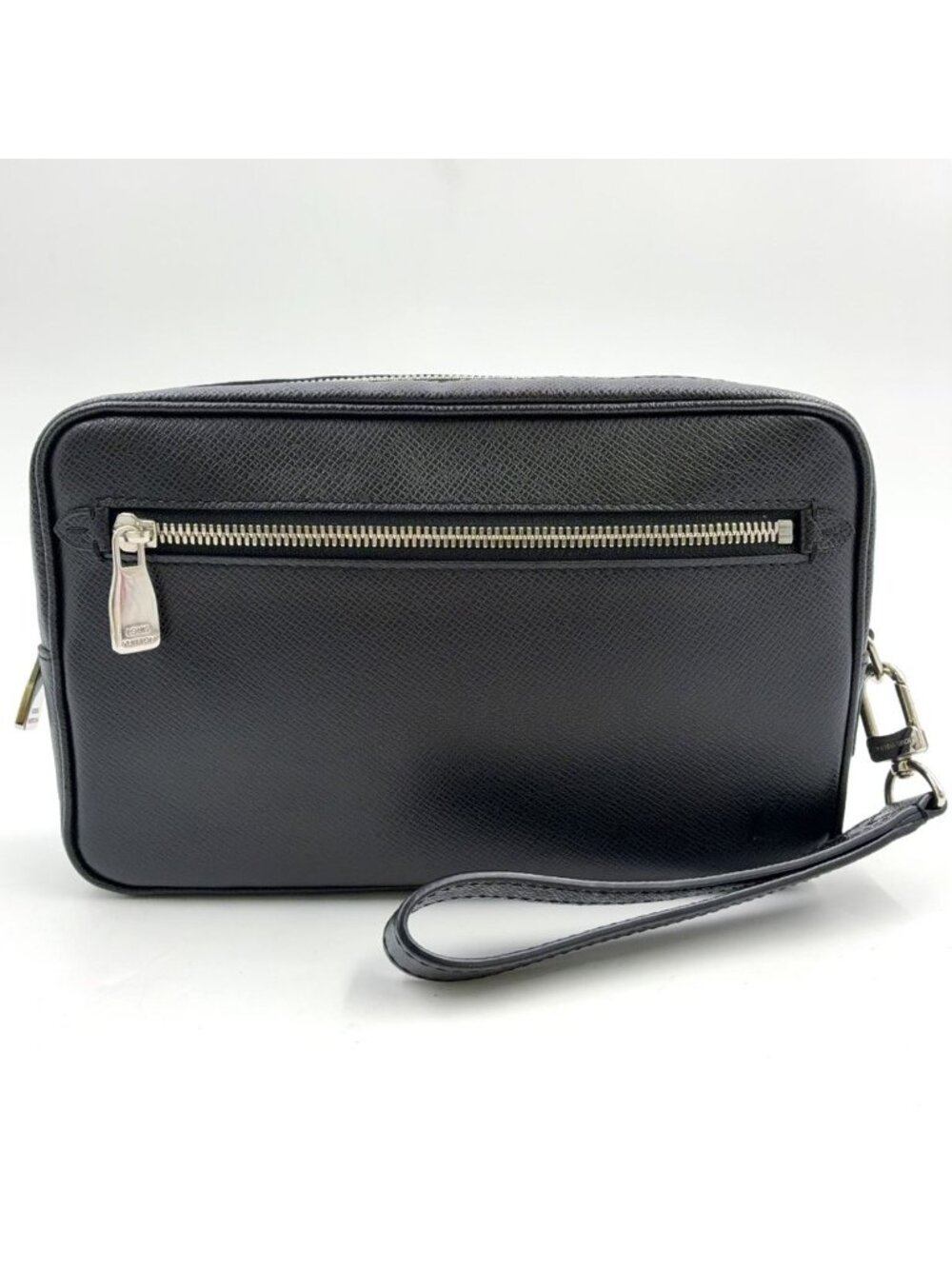 Louis Vuitton Neo Pavel Taiga Second Leather Black Clutch Silver
